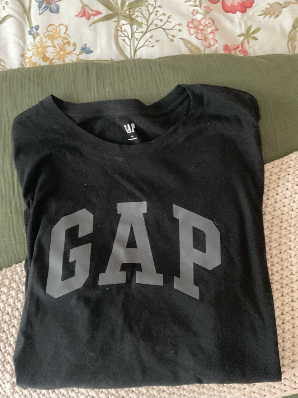 Gap Black Logo Womens tee NWOT. XL